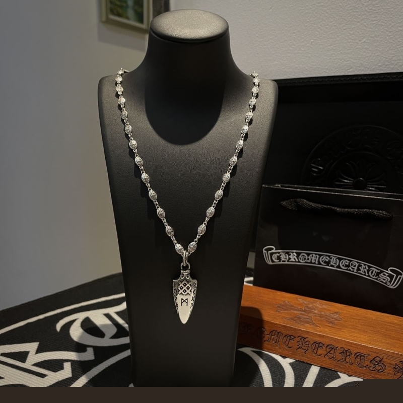 Ch**me He**ts necklaces